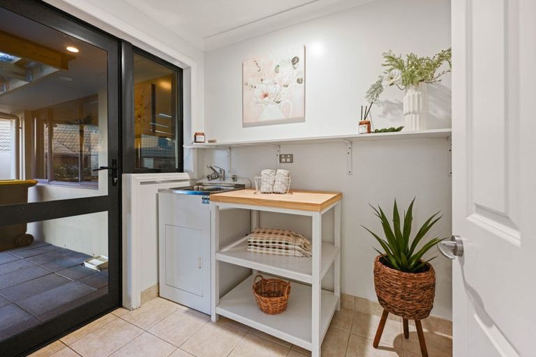 Photo of property in 2 Stonebridge Road, Temple View, Hamilton, 3289