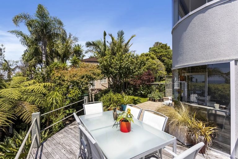 Photo of property in 1/80 Knights Road, Rothesay Bay, Auckland, 0630