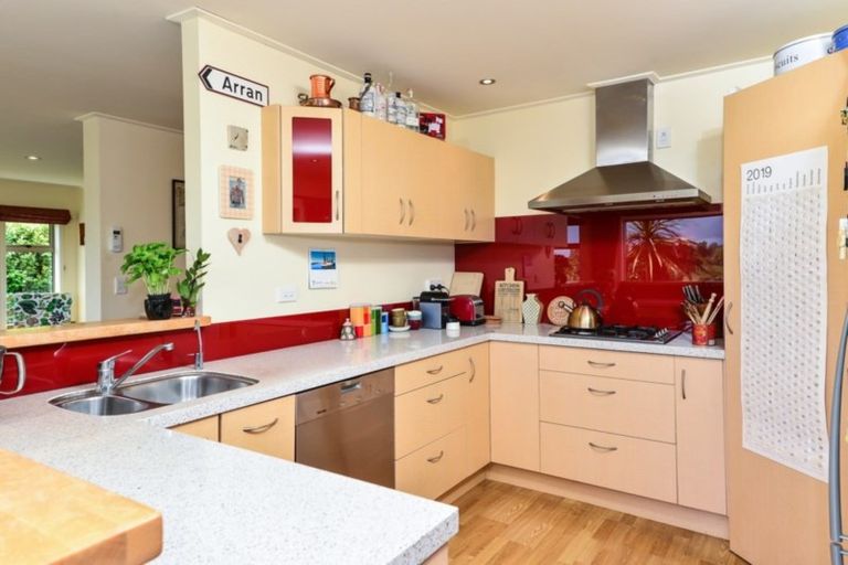 Photo of property in 28 Silva Crescent, Riverlea, Hamilton, 3216