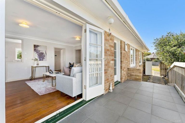 Photo of property in 30 Kereru Street, Henderson, Auckland, 0612