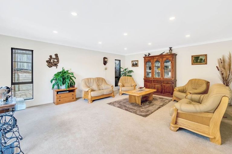 Photo of property in 15 Leafield Crescent, Henderson, Auckland, 0612