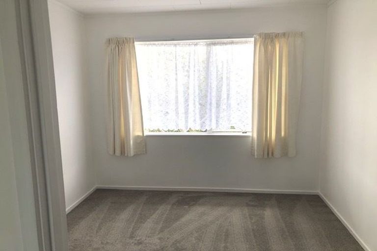 Photo of property in 21 Ranui Avenue, Ranui, Auckland, 0612