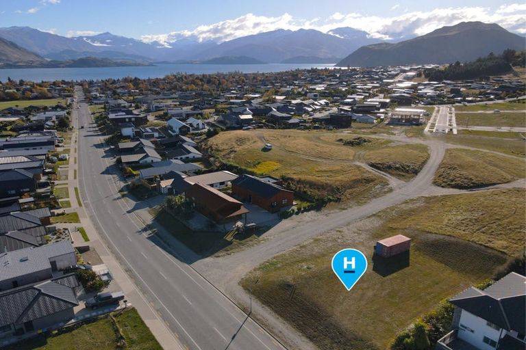 Photo of property in 214 Aubrey Road, Wanaka, 9305