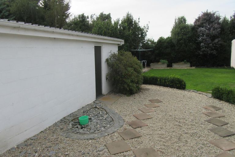 Photo of property in 11 Holmes Street, Waimate, 7924