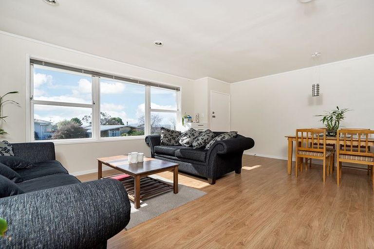 Photo of property in 32 Rosewarne Crescent, Glendene, Auckland, 0602