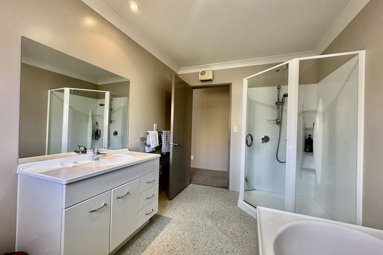 Photo of property in 20a Gifford Grove, Churton Park, Wellington, 6037