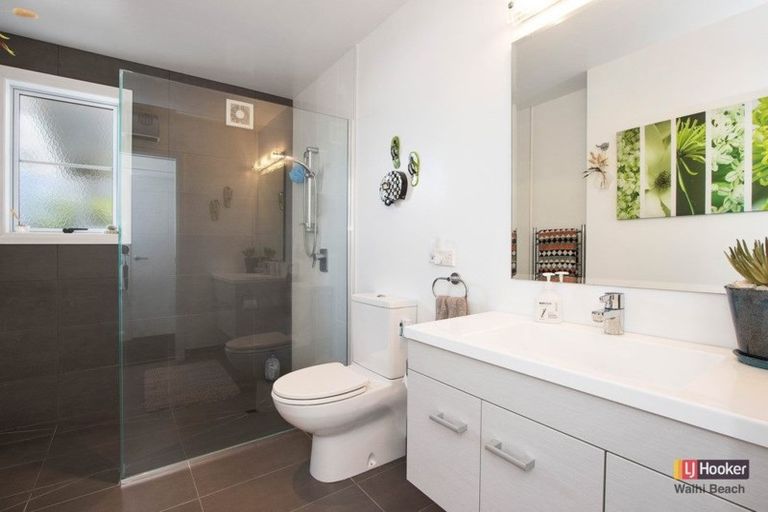 Photo of property in 33 Ocean Breeze Drive, Waihi Beach, 3611