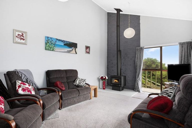 Photo of property in 4 Karoro Place, Paremata, Porirua, 5024