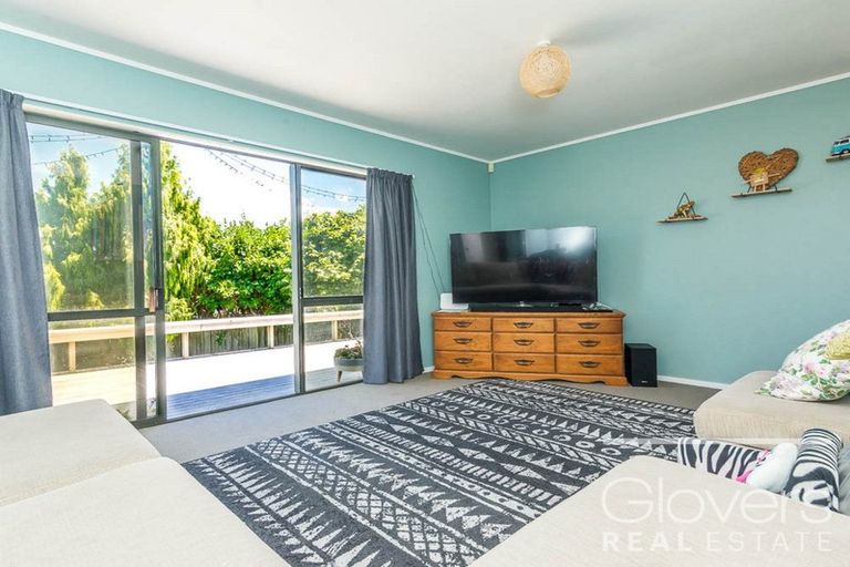 Photo of property in 31b Avonleigh Road, Green Bay, Auckland, 0604