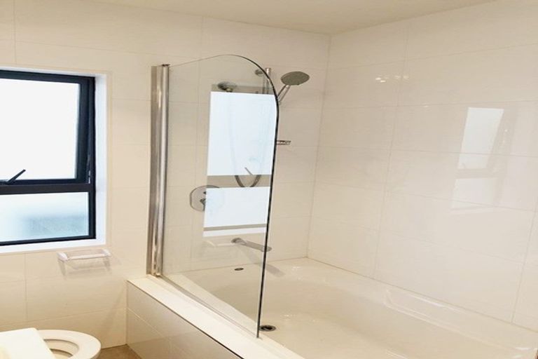 Photo of property in 38 Makamaka Lane, Albany Heights, Auckland, 0632