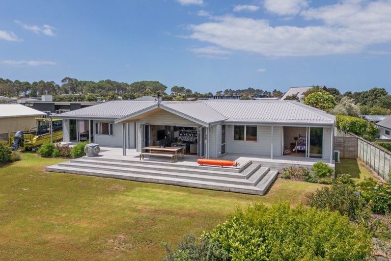 Photo of property in 132 Harbour Drive, Matarangi, Whitianga, 3592
