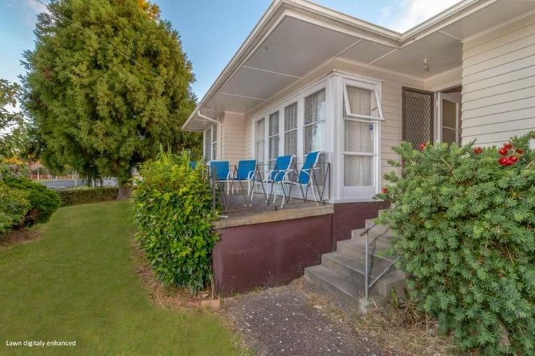 Photo of property in 1 Coles Place, Manurewa, Auckland, 2102