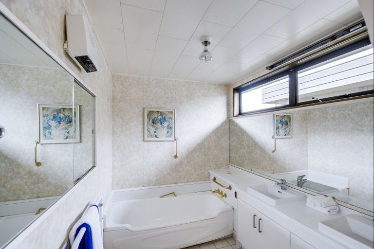 Photo of property in 110 Freyberg Avenue, Tamatea, Napier, 4112