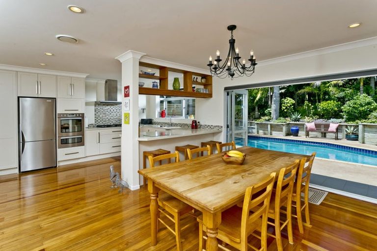 Photo of property in 49 Weatherly Road, Torbay, Auckland, 0630