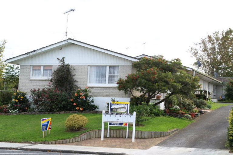 Photo of property in 1/77a Wellington Street, Howick, Auckland, 2014