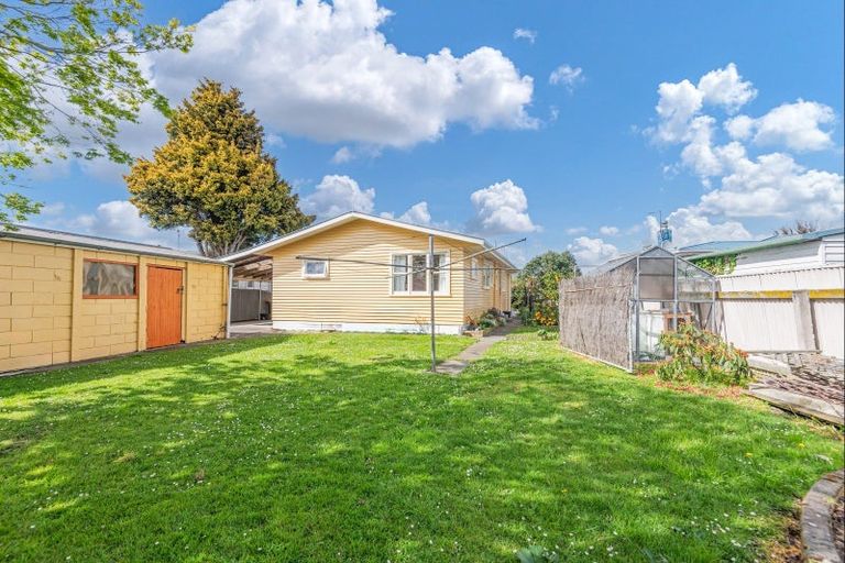 Photo of property in 15 Sefton Avenue, Highbury, Palmerston North, 4412