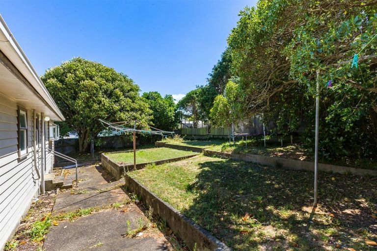 Photo of property in 84 Castor Crescent, Cannons Creek, Porirua, 5024