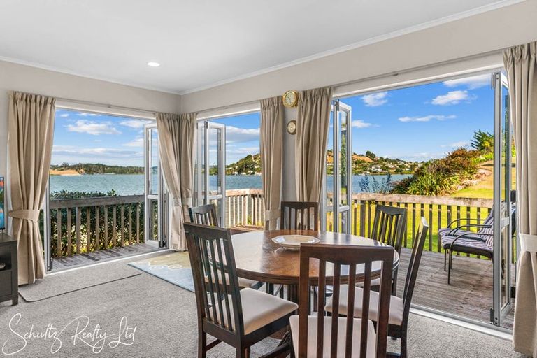 Photo of property in 1 Rigby Street, Whakapirau, 0583