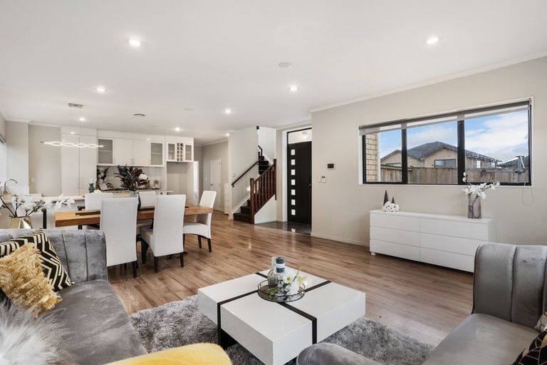 Photo of property in 11 Evelina Lane, Flat Bush, Auckland, 2019