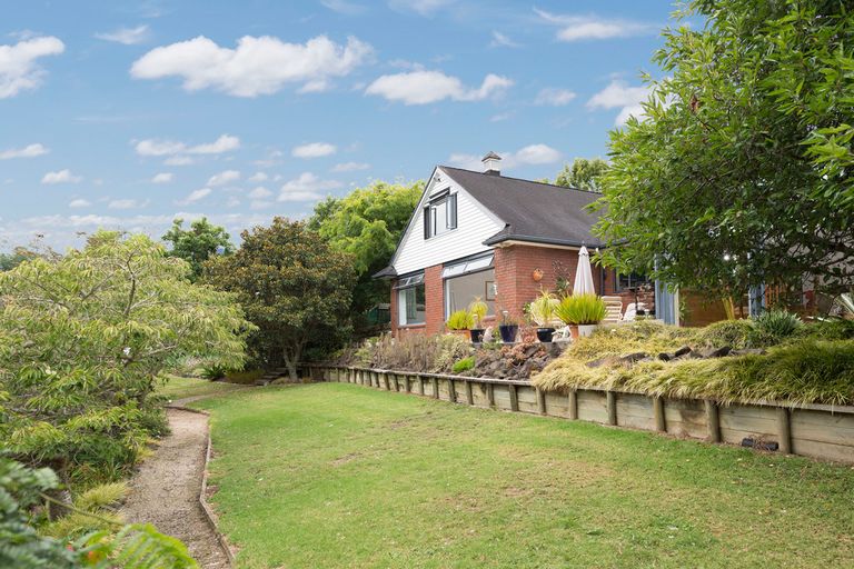 Photo of property in 165 Valley Road, Waimauku, 0881