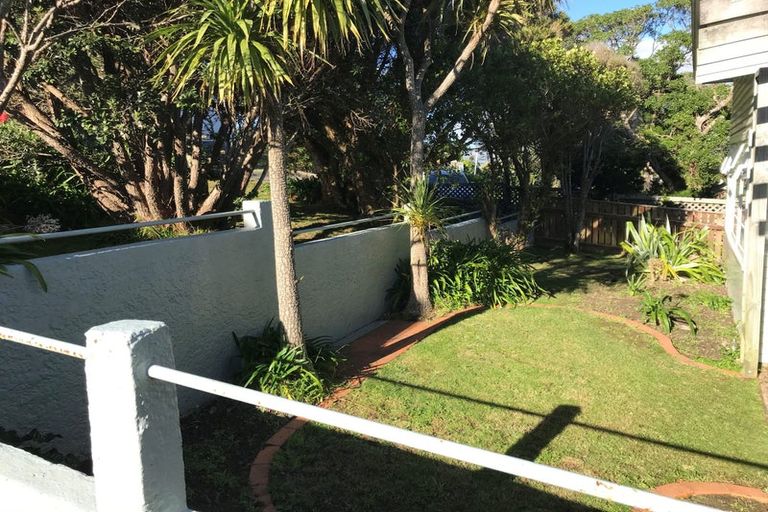 Photo of property in 118 Motuhara Road, Plimmerton, Porirua, 5026