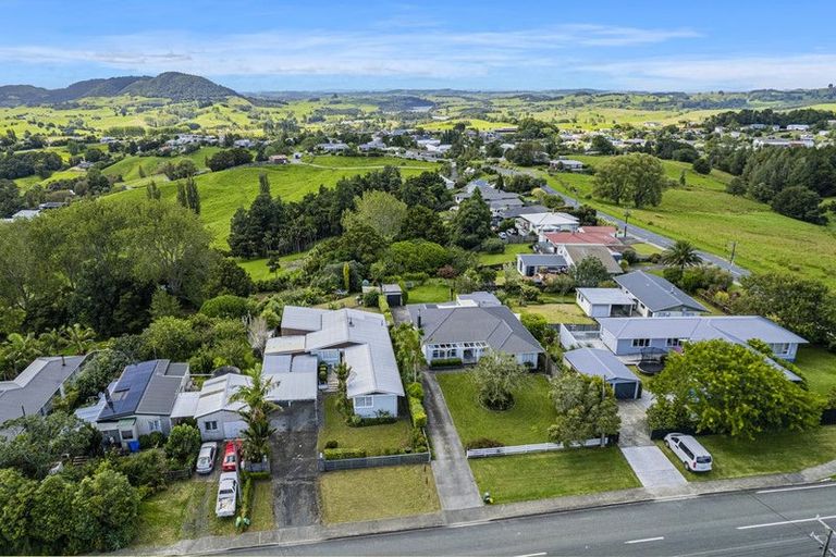 Photo of property in 65 Gorge Road, Maungaturoto, 0520