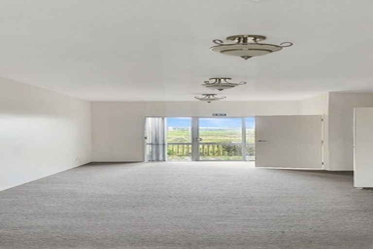 Photo of property in 9/15 Bishop Lenihan Place, East Tamaki, Auckland, 2013