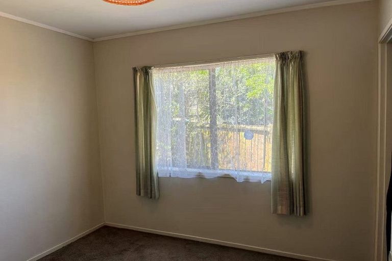 Photo of property in 28 West Harbour Drive, West Harbour, Auckland, 0618