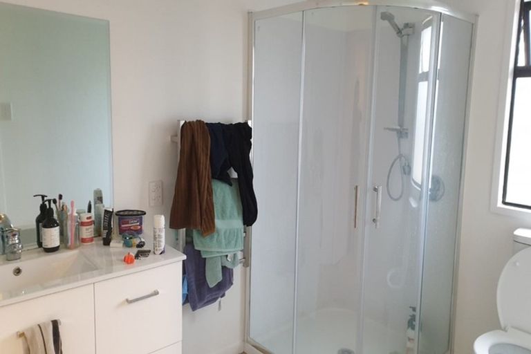 Photo of property in 5 Schnapper Rock Road, Greenhithe, Auckland, 0632