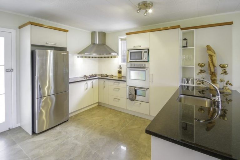 Photo of property in 38 Waterfront Road, Pukenui, 0484