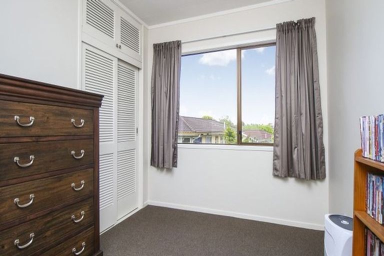 Photo of property in 142 Moire Road, West Harbour, Auckland, 0618