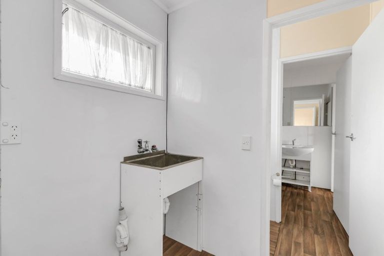 Photo of property in 3 Norman Spencer Drive, Papatoetoe, Auckland, 2104