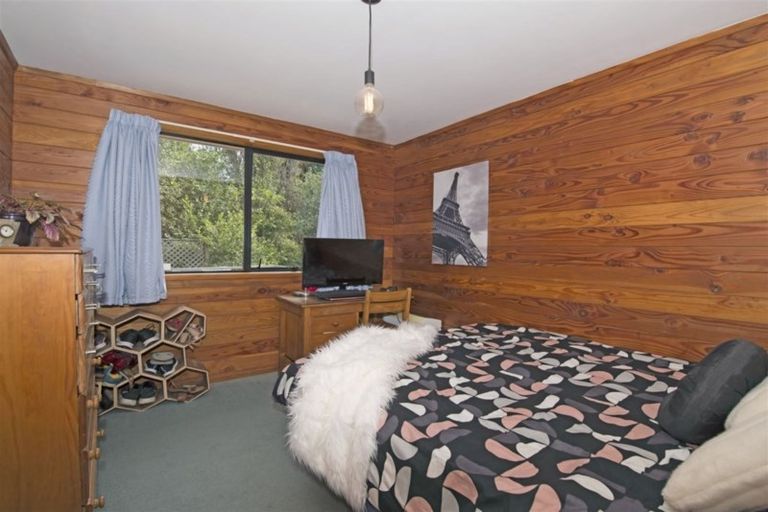 Photo of property in 2/4 James Scott Place, Te Atatu South, Auckland, 0602