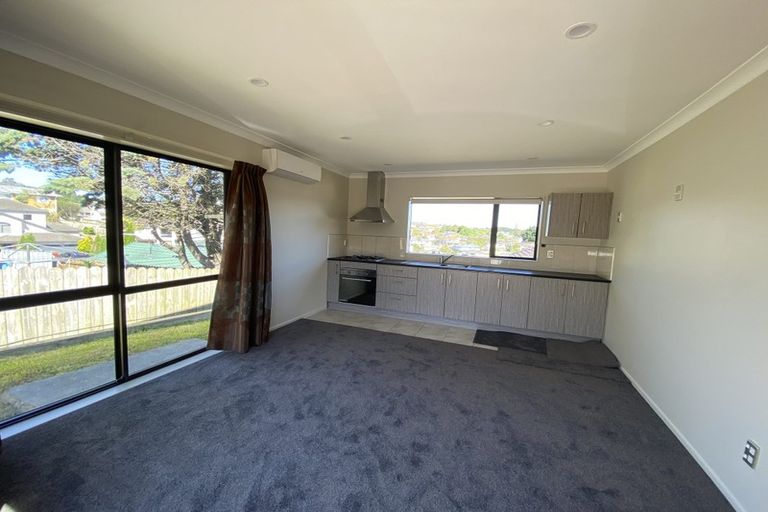 Photo of property in 32 Piper Place, Goodwood Heights, Auckland, 2105