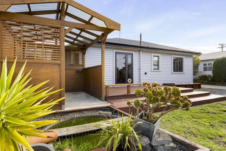 Photo of property in 112 Glover Road, Hawera, 4610