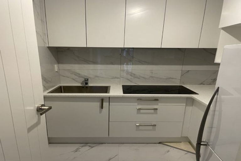 Photo of property in 66a West Harbour Drive, West Harbour, Auckland, 0618