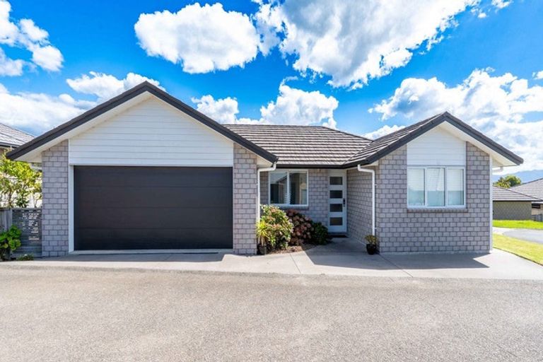 Photo of property in 32 Richardson Road, Omokoroa, 3114