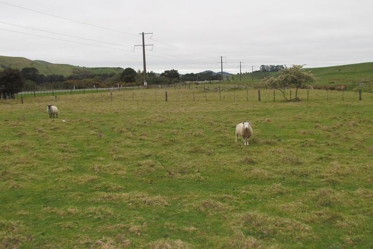 Photo of property in 2087 State Highway 2, Mount Bruce, Masterton, 5881