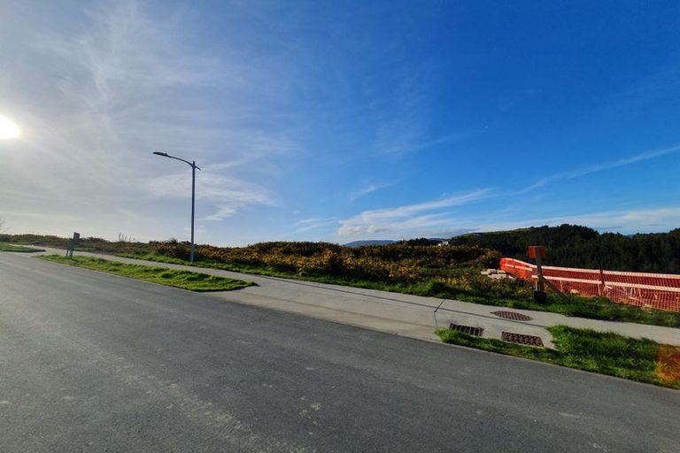 Photo of property in 6 Camber Drive, Whitby, Porirua, 5024