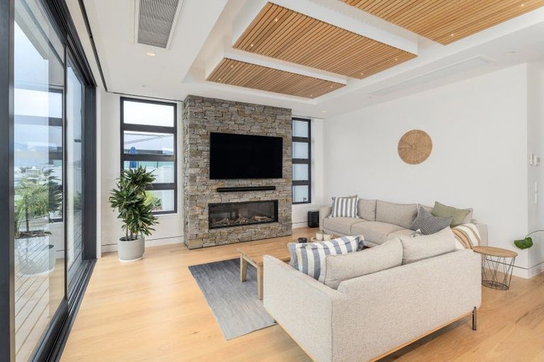 Photo of property in 33 Awatea Drive, Whitianga, 3510