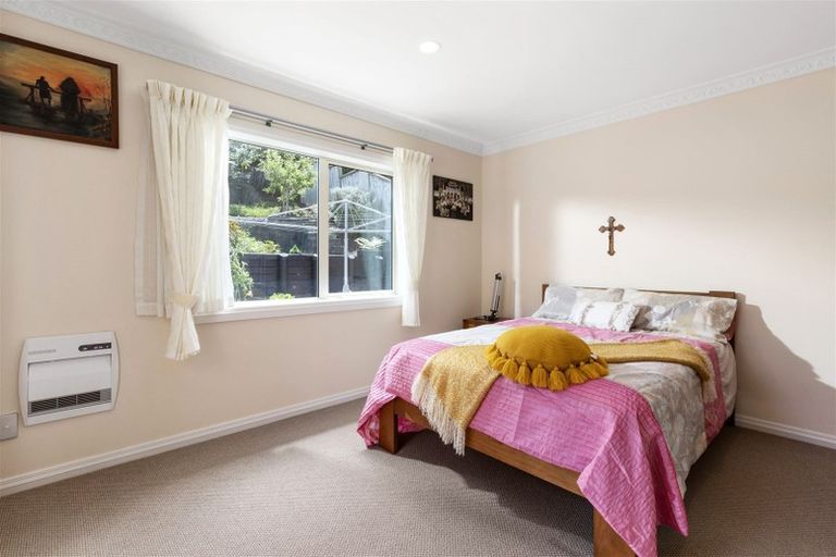 Photo of property in 20 Schopolo Place, Schnapper Rock, Auckland, 0632
