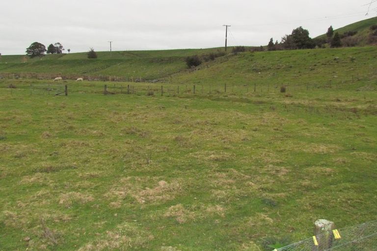 Photo of property in 2087 State Highway 2, Mount Bruce, Masterton, 5881