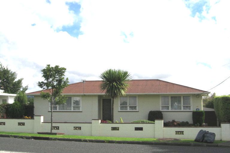 Photo of property in 97 Seymour Road, Sunnyvale, Auckland, 0612