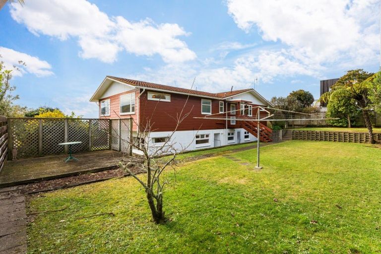 Photo of property in 1 Bede Grove, Tawa, Wellington, 5028