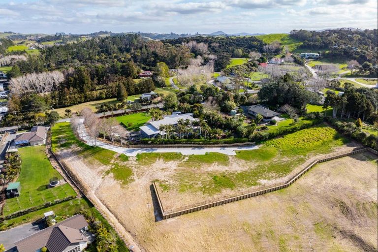 Photo of property in 48 Old Waipu Road, Mangawhai, 0505