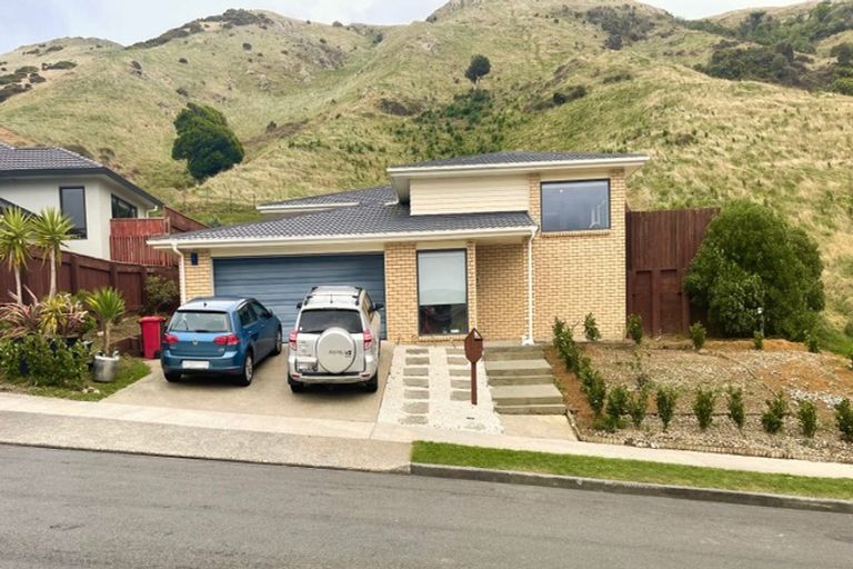 Photo of property in 60 Erlestoke Crescent, Churton Park, Wellington, 6037