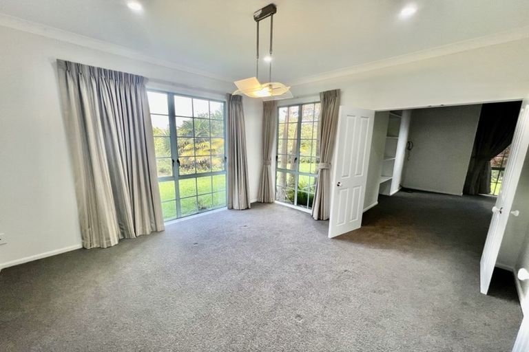 Photo of property in 21 Polo Prince Drive, Totara Park, Manurewa, 2576