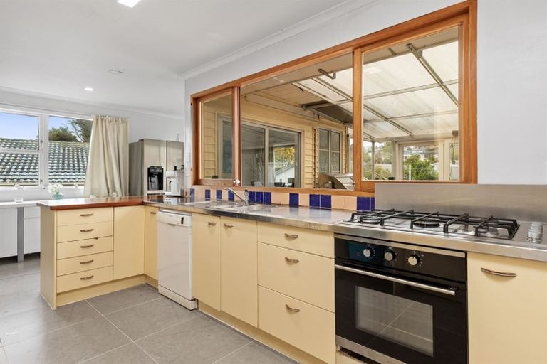 Photo of property in 38 Normanton Street, Glenfield, Auckland, 0629