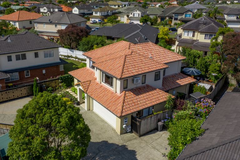 Photo of property in 20 Heyington Way, East Tamaki Heights, Auckland, 2016