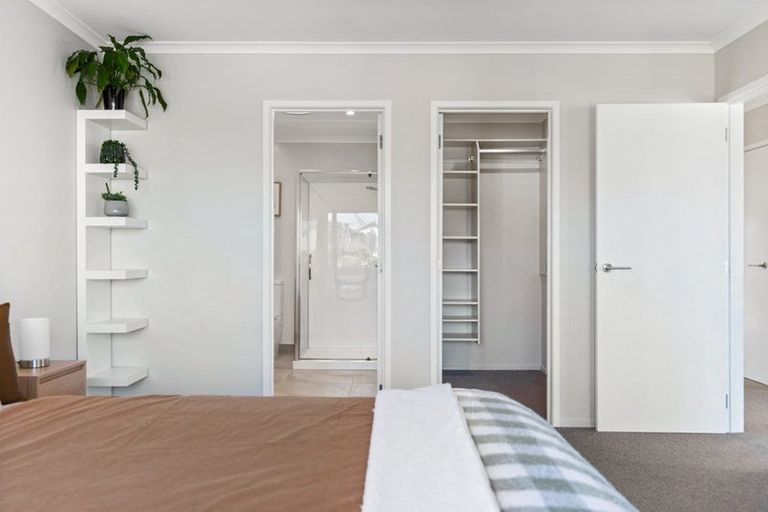 Photo of property in 21 Ian Morrison Road, Hobsonville, Auckland, 0616